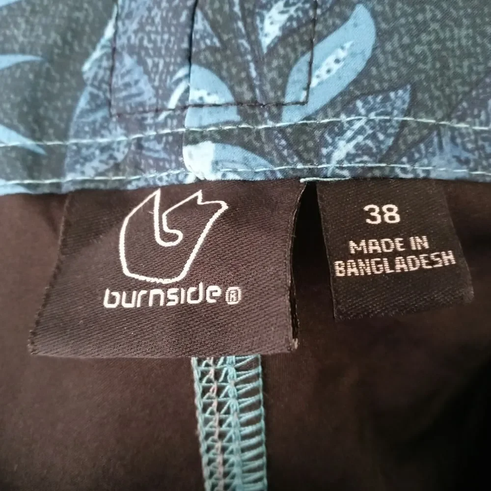 Burnside men's size 38 black swim trunk
